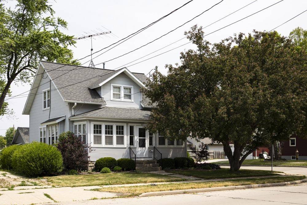 Columbus, WI 53925,432 Maple Avenue