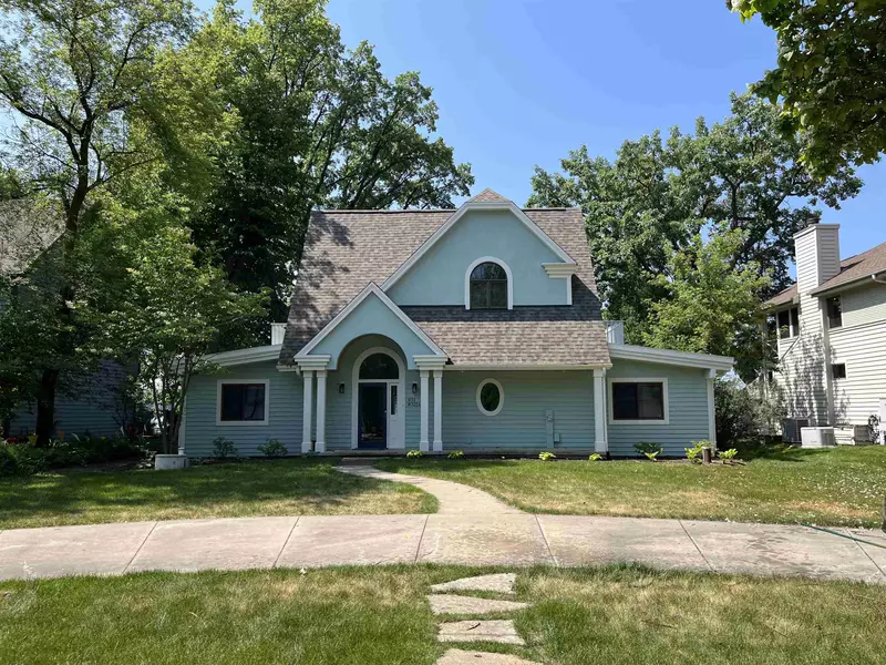 N72W32245 Reddelien Road, Hartland, WI 53029