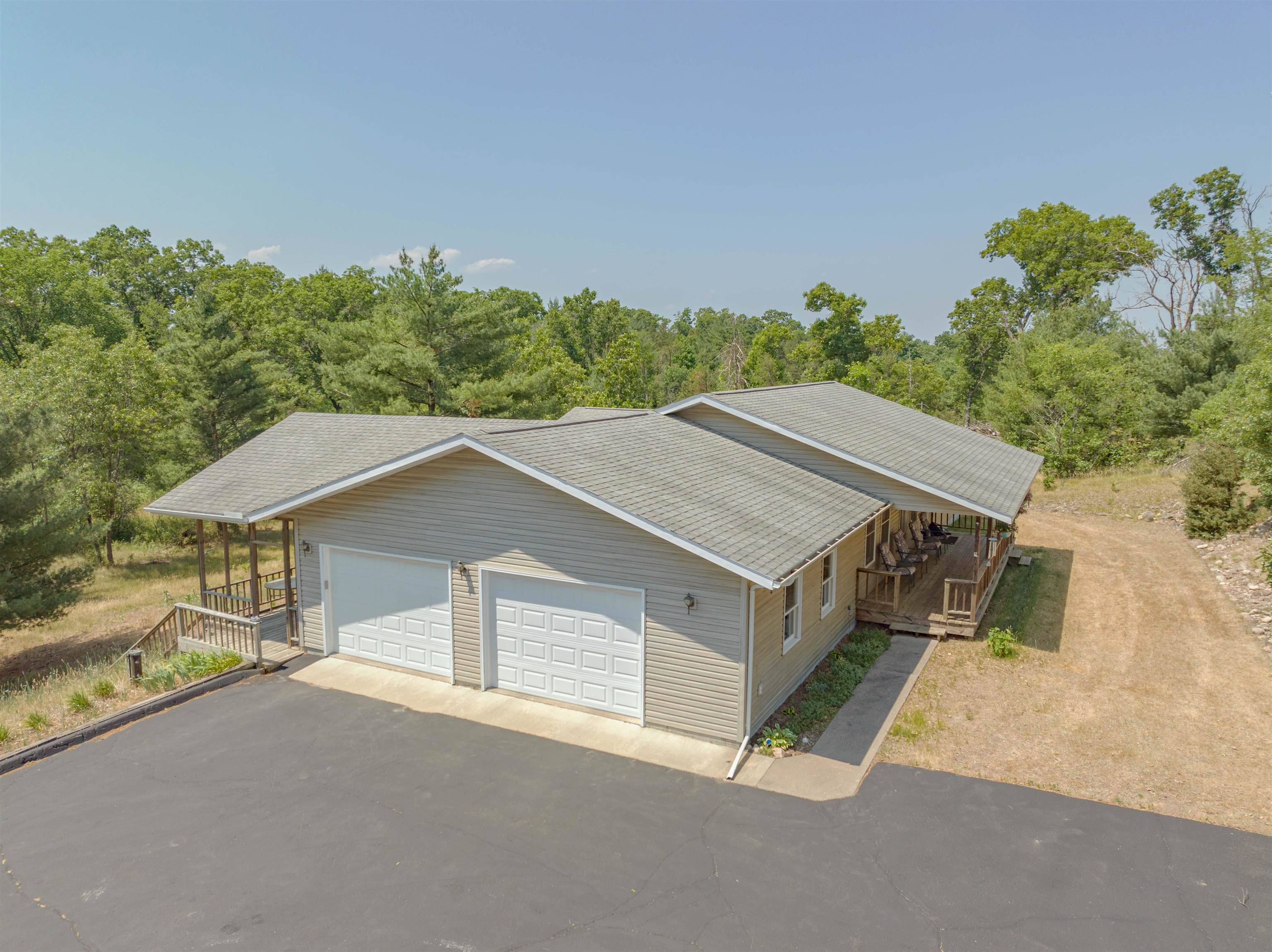 889 Gale Avenue, Wisconsin Dells, WI 53965