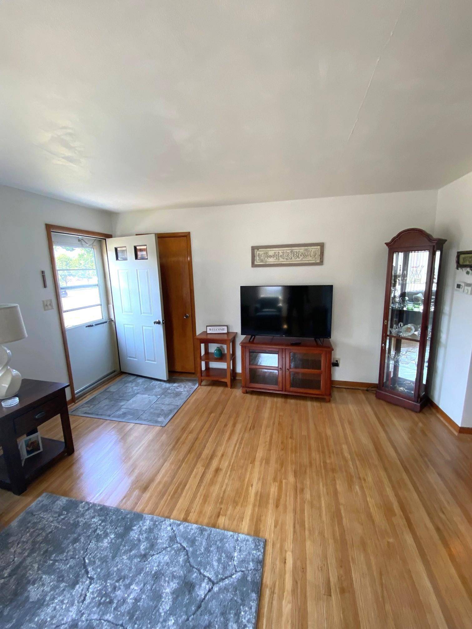 Monroe, WI 53566-1916,2715 8 1/2 Street
