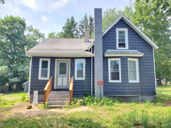 335 Church Street, Oxford, WI 53952