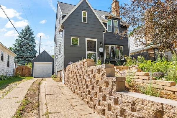 520 Maywood Street,  Madison,  WI 53704