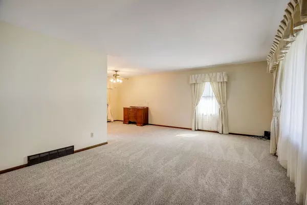 Windsor, WI 53598,4402 Sequoia Drive