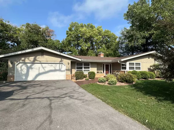 519 S Ferry Drive, Lake Mills, WI 53551-1827