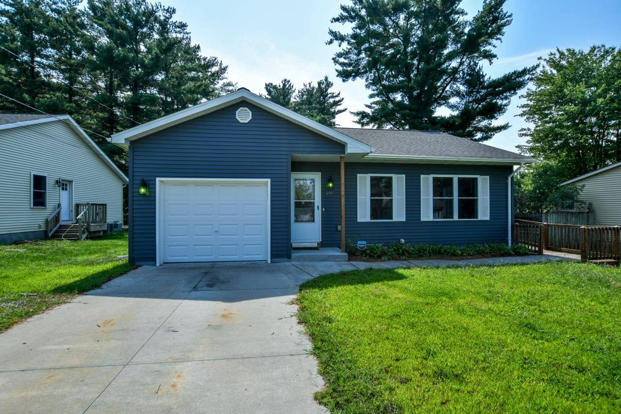 248 W Lake Avenue, Wisconsin Dells, WI 53965