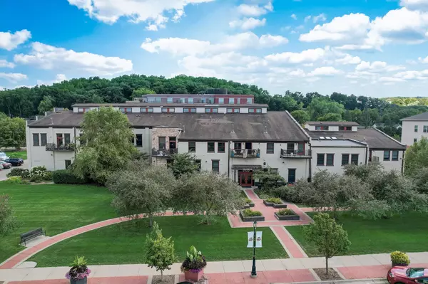 Middleton, WI 53562,7777 Elmwood Avenue #201