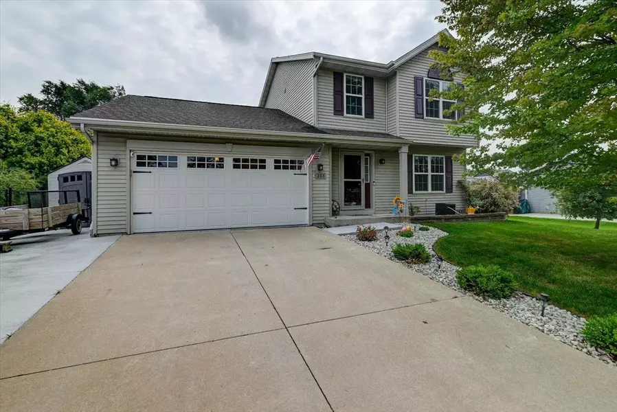 280 Ridgeview Drive, Lake Mills, WI 53551