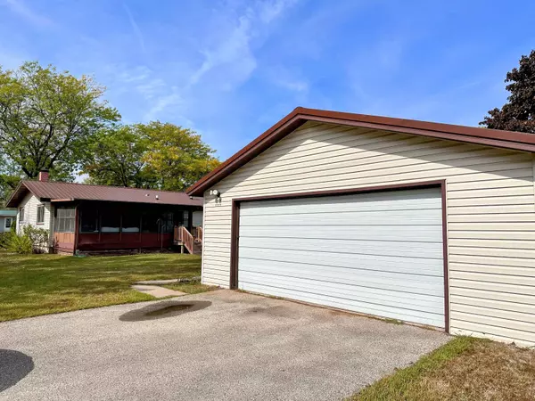 Prairie Du Chien, WI 53821-2840,1428 S 15th Street