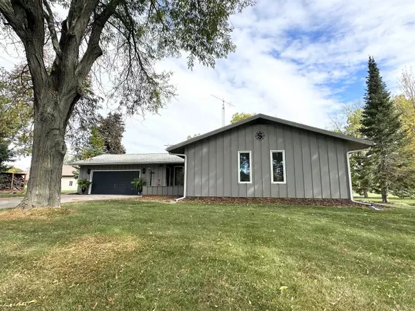 Mauston, WI 53948,914 Elm Street