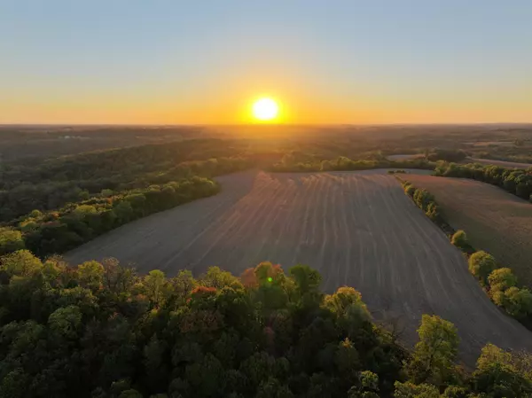 5666 Farmers Ridge Road, Highland, WI 53543