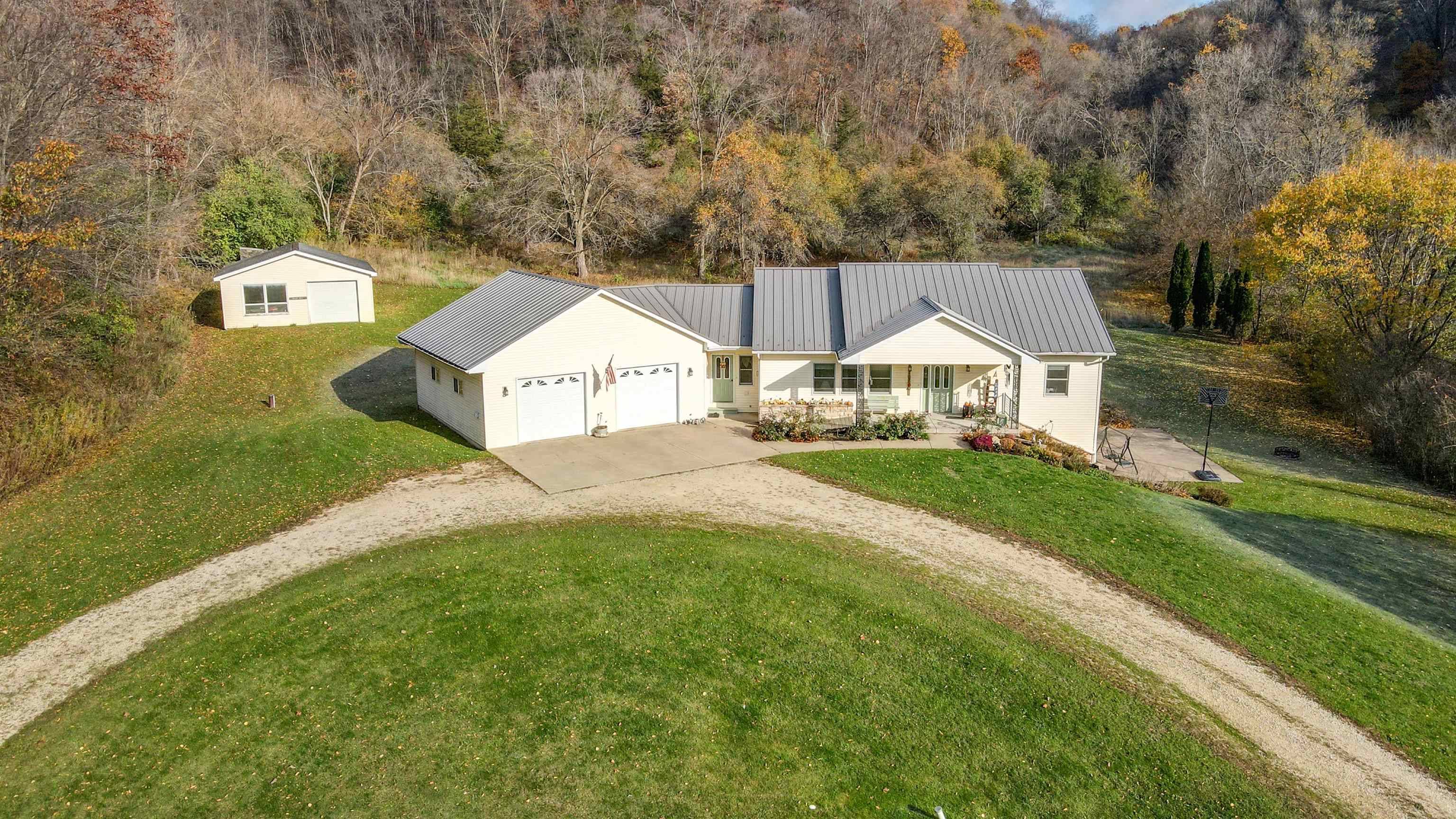 43984 N Clayton Road, Soldiers Grove, WI 54655