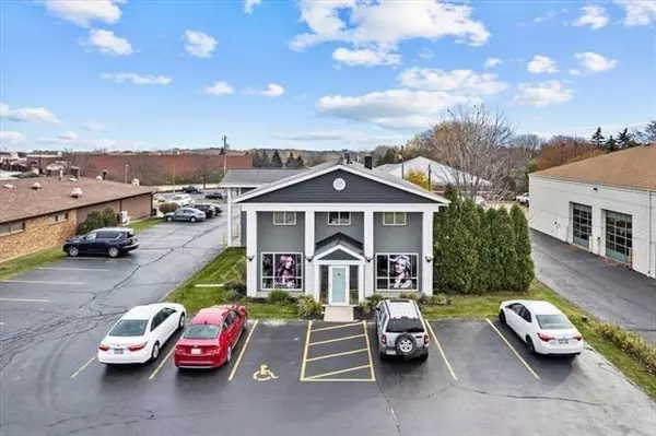 New Berlin, WI 53151,3850 S Moorland Road