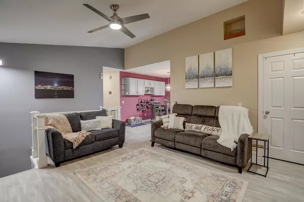 Deforest, WI 53532,909 Acker Parkway