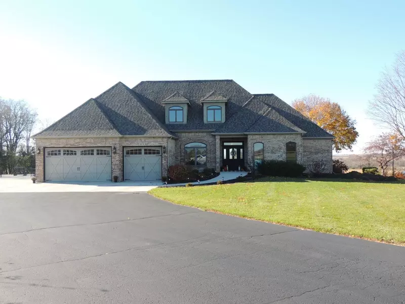 8816 E Rye Drive, Clinton, WI 53525