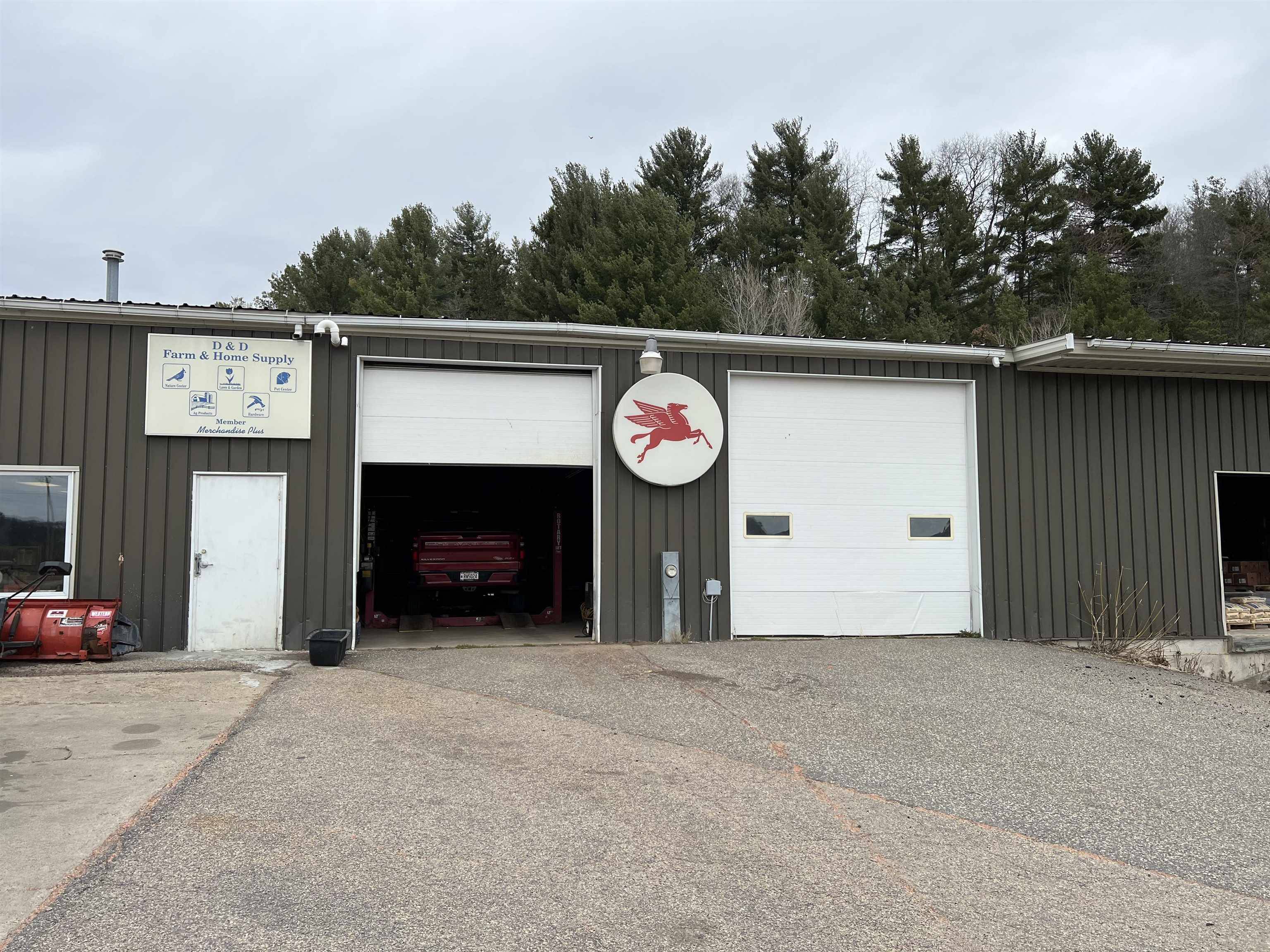 Wonewoc, WI 53968,W10138 Highway 33