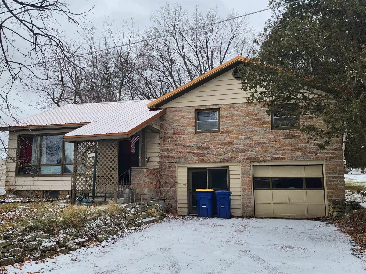 Ontario, WI 54651,411 N Garden Street