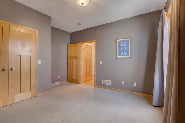 619 N Meadowbrook Lane Waunakee, WI 53597