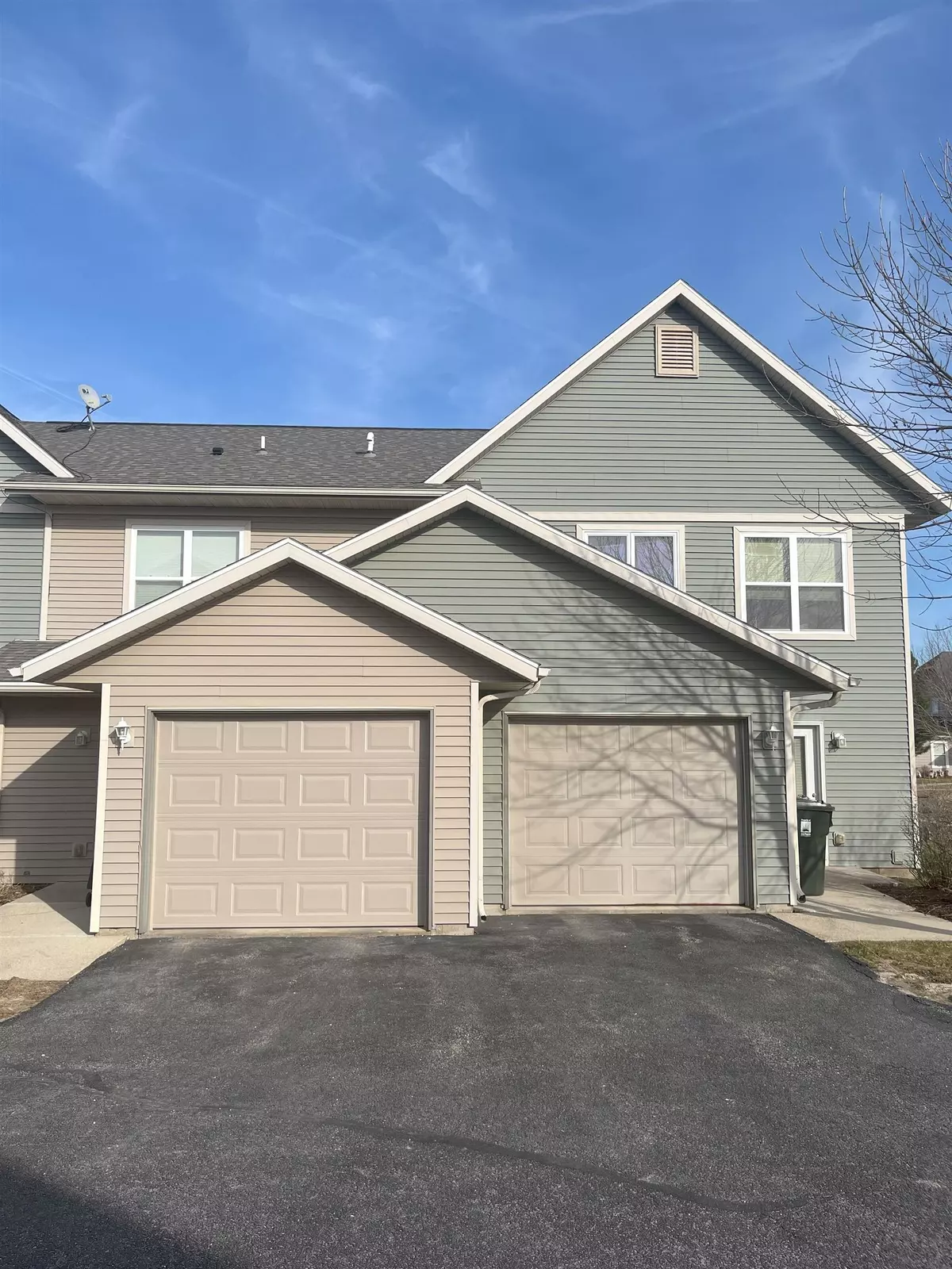 Sun Prairie, WI 53590,244 S Musket Ridge Drive #3