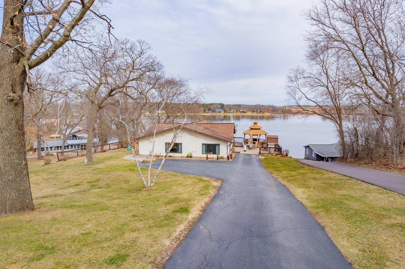 Pardeeville, WI 53954,W7062 E South Shore Drive