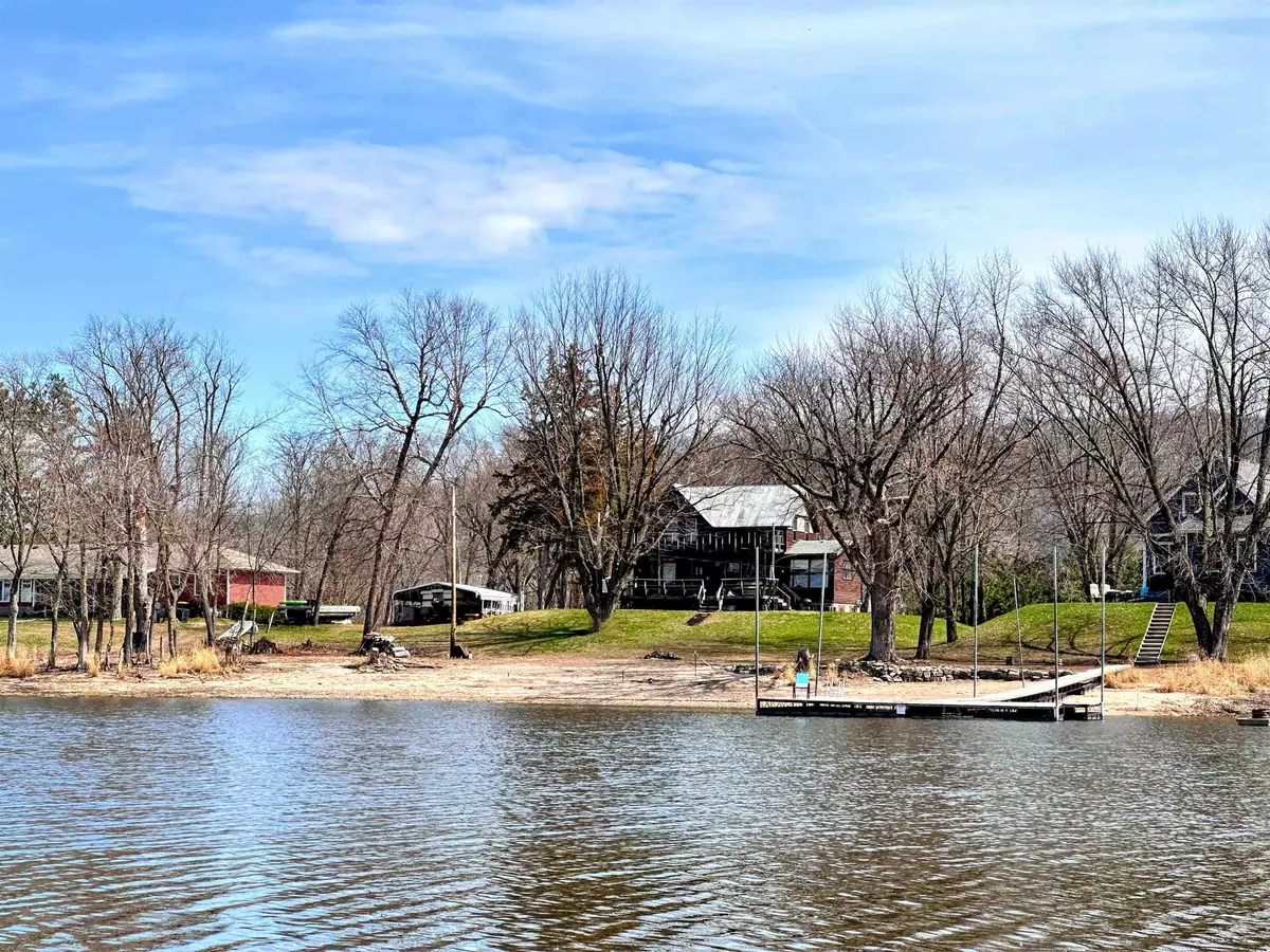 Prairie Du Chien, WI 53821,729 N Main Street