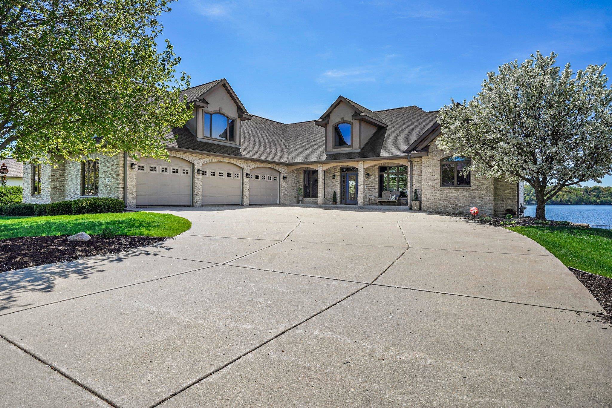 E12205 Waters Edge Court, Prairie Du Sac, WI 53578