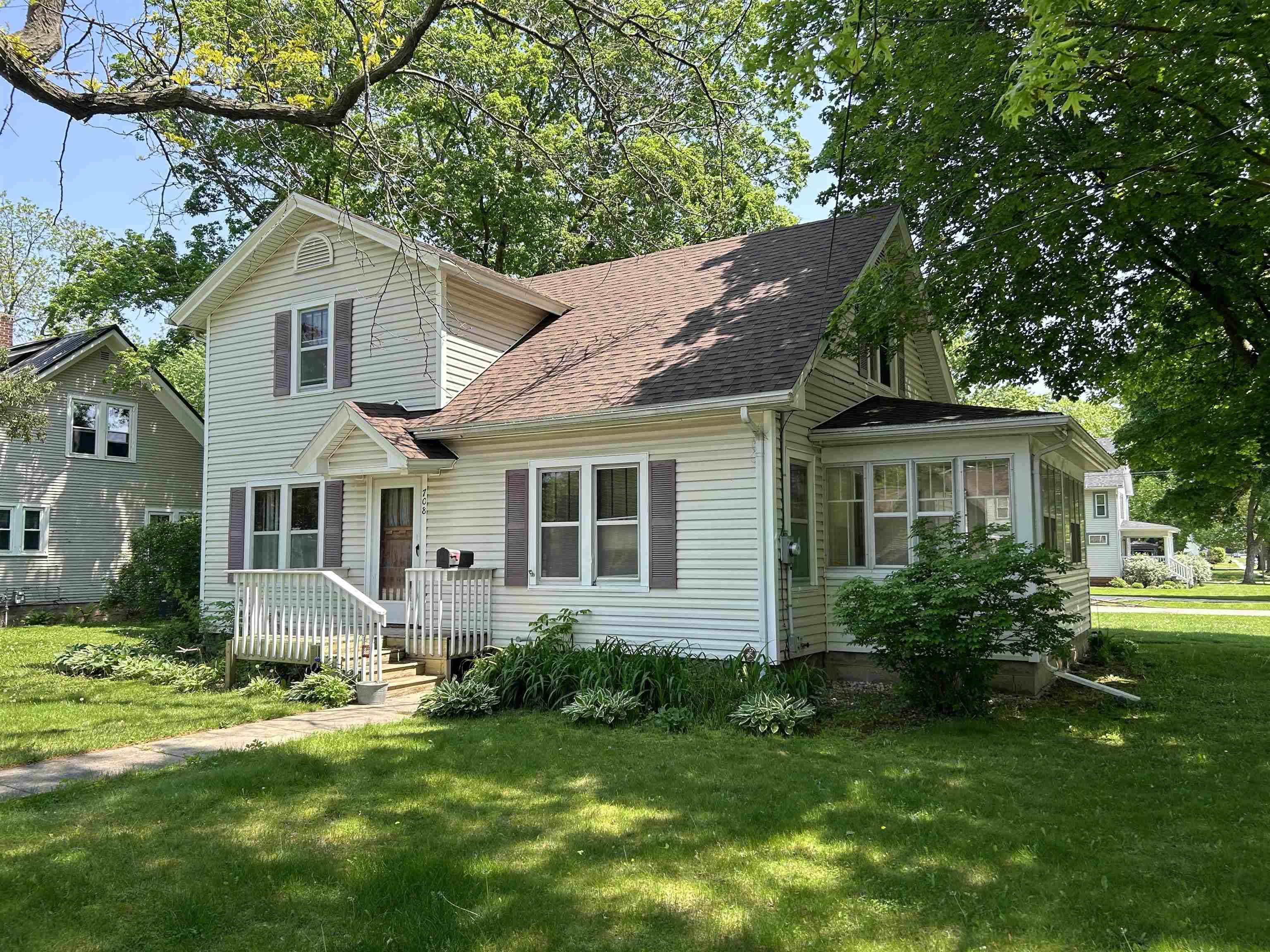 Brodhead, WI 53520,708 E 3rd Avenue