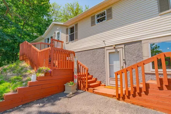 Stoughton, WI 53589,2732 Burritt Road