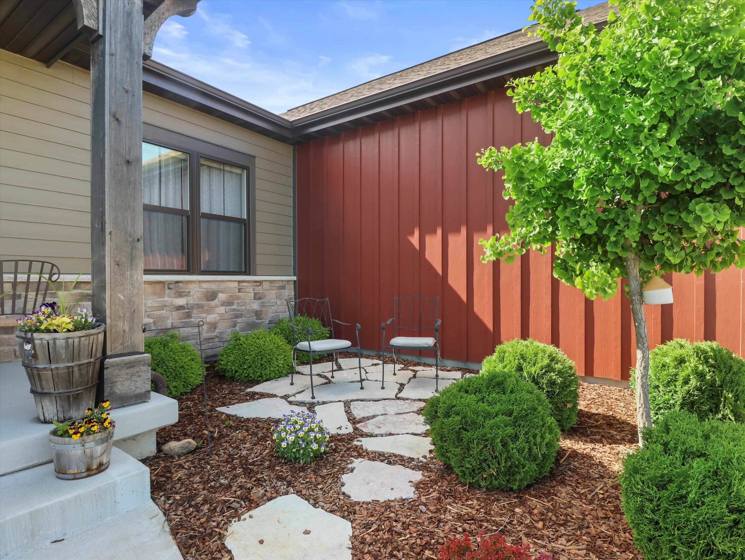 New Berlin, WI 53151-7315,5569 S Red Fox Road