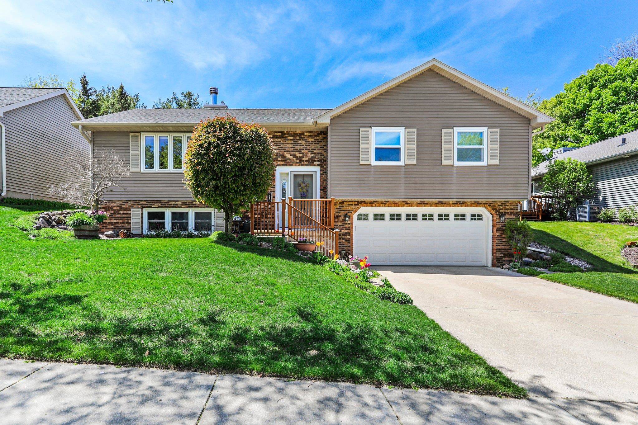 7806 E Oakbrook Circle, Madison, WI 53717