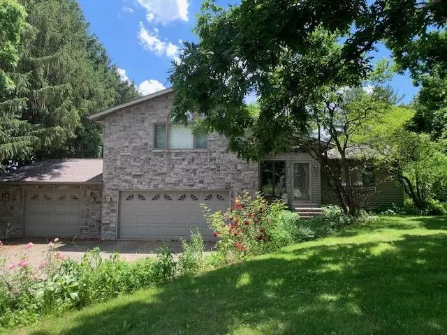 1091 Black Oak Trail, Deerfield, WI 53531