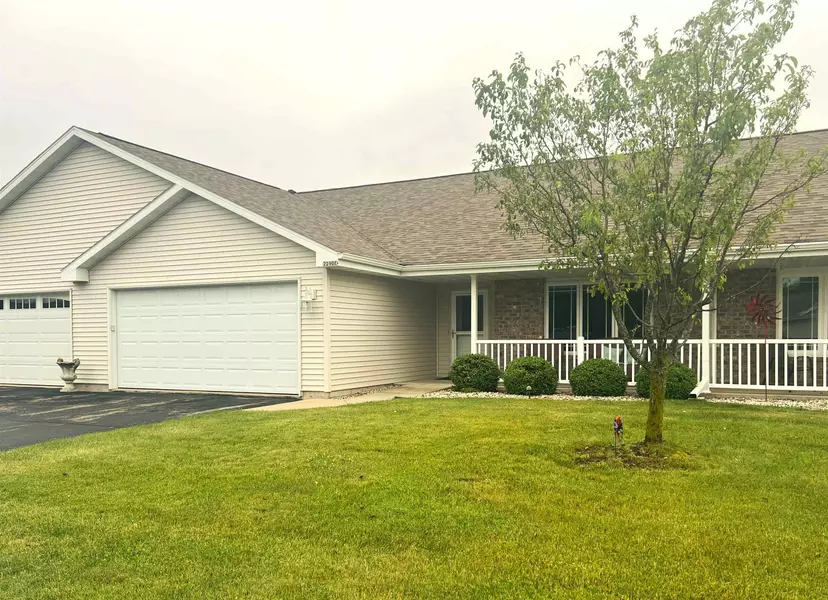 2290 Patriot Lane #E, Oshkosh, WI 54904