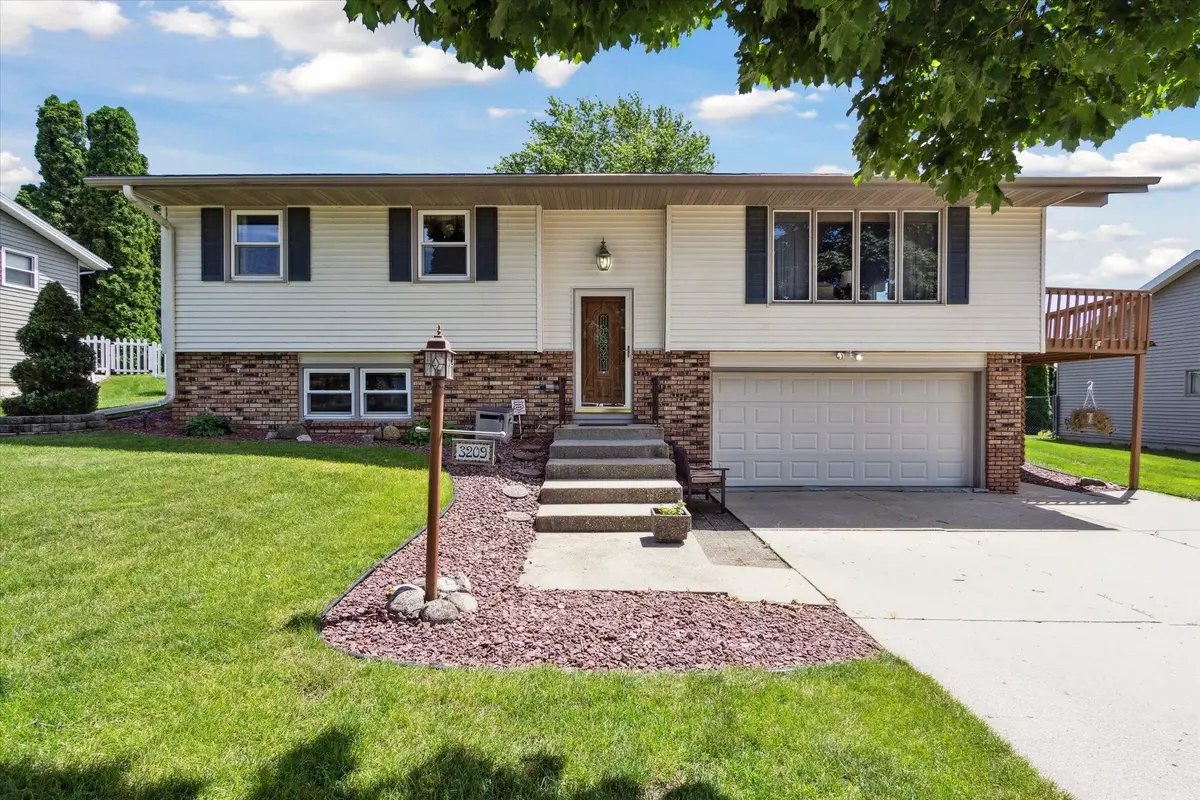 Janesville, WI 53548,3209 Crabapple Lane