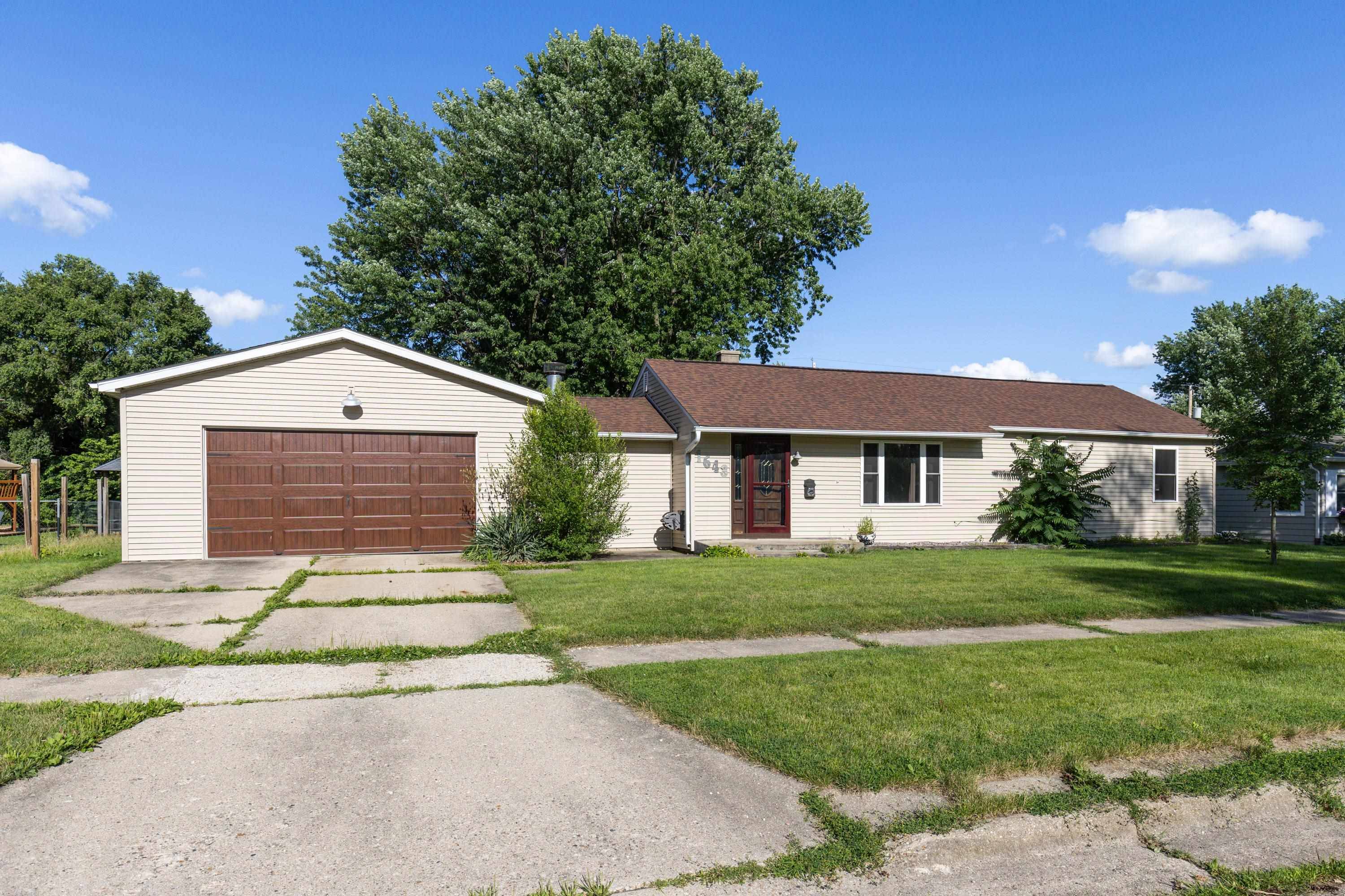 1643 S Osborne Avenue, Janesville, WI 53546