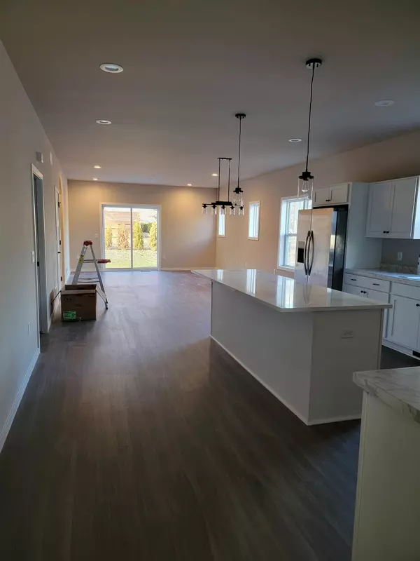 Sun Prairie, WI 53590-8875,1076 Kamperschroer Way