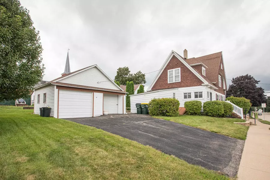 241 E Cherry Street, Lancaster, WI 53813