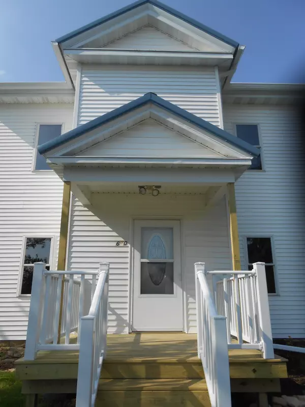 Bloomington, WI 53804,620 3rd Street