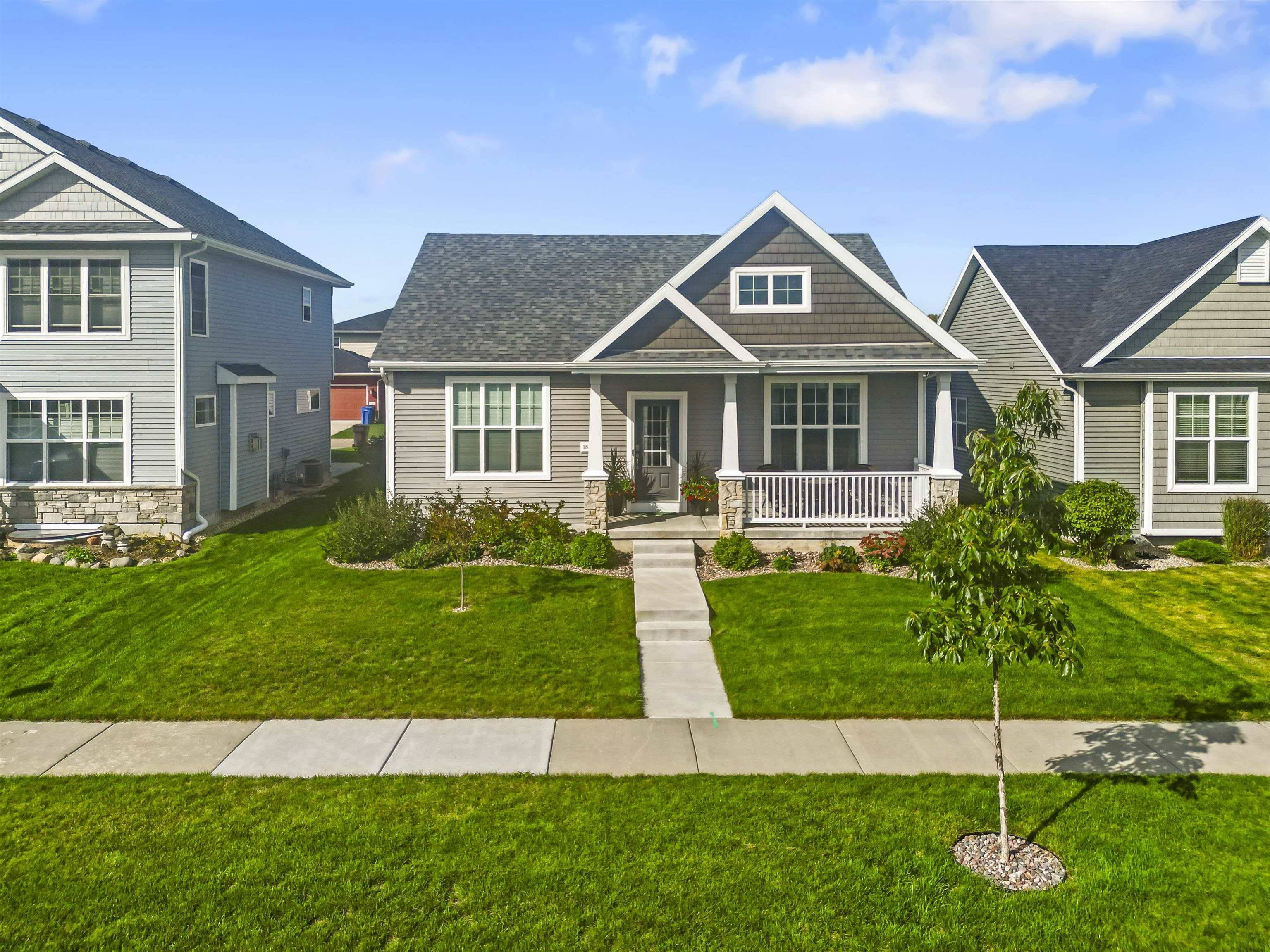 1844 Autumn Lake Parkway, Madison, WI 53718
