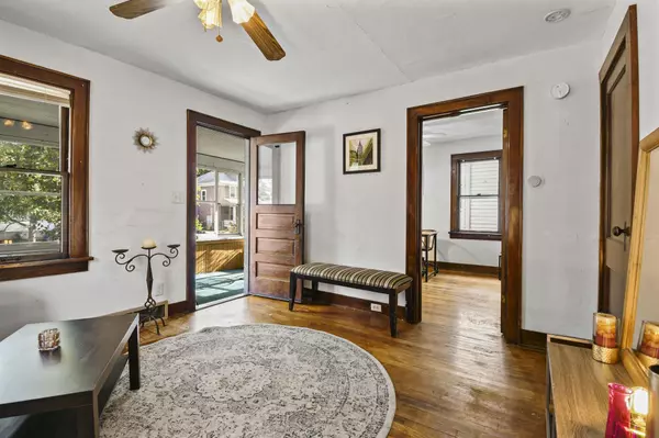 Madison, WI 53704,322 N 6th Street