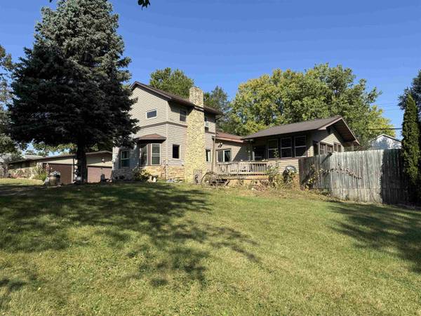 2221 Forest Avenue, Beloit, WI 53511