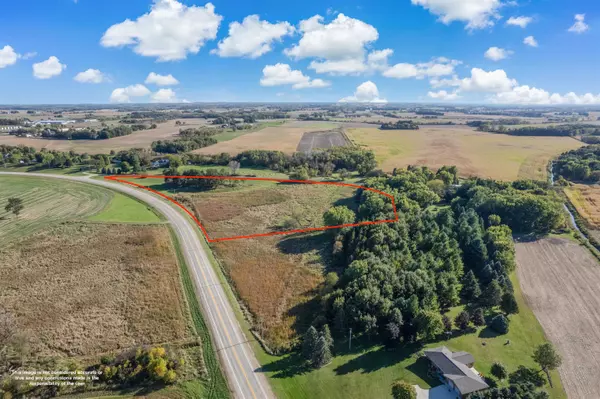 Juneau, WI 53039,11.18 Hillcrest Road