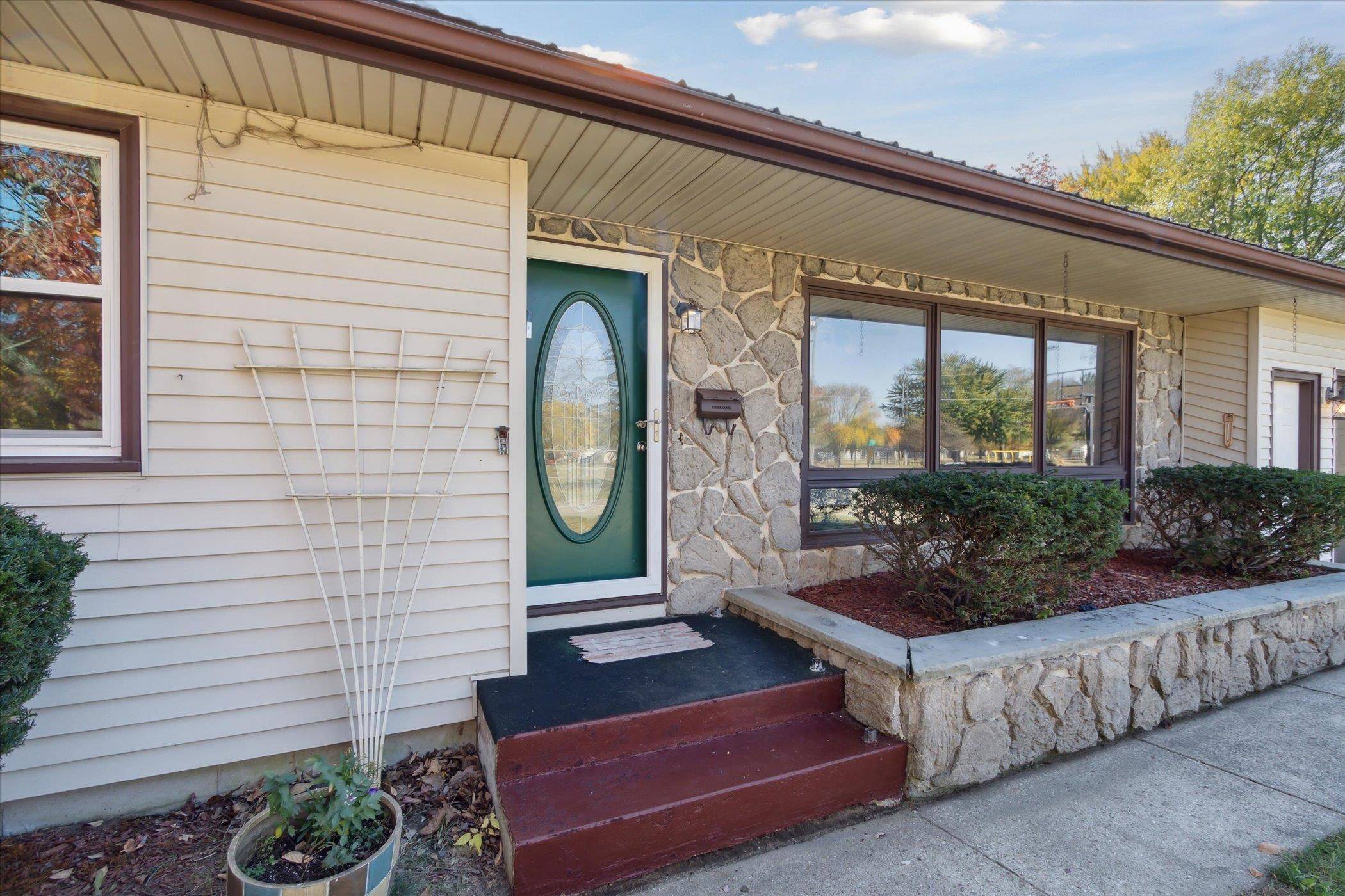 Brodhead, WI 53520,208 5th Street