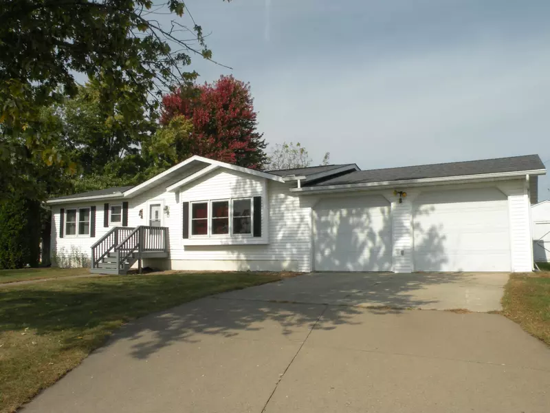 501 E Parrish Street, Prairie Du Chien, WI 53821