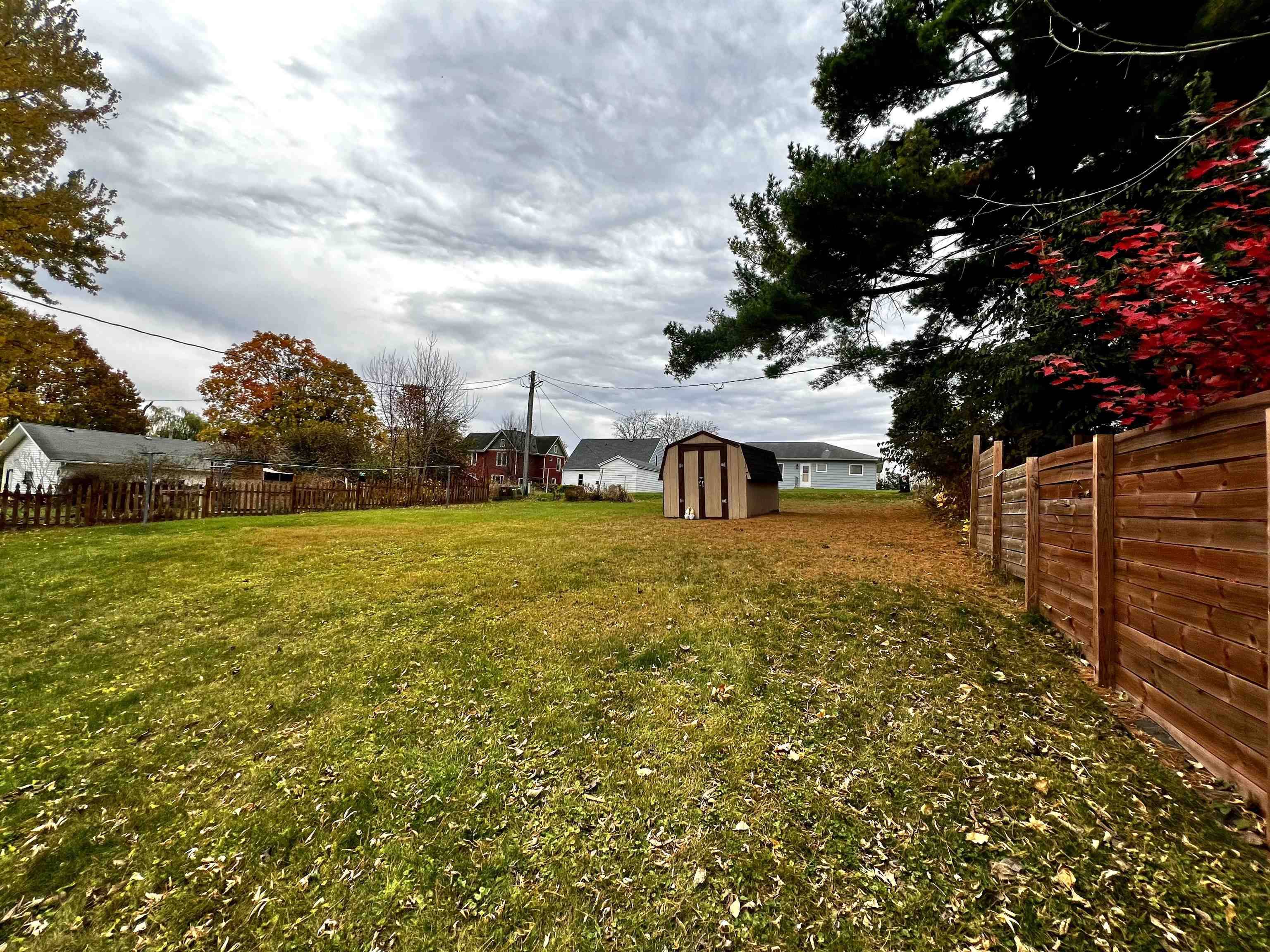 New Glarus, WI 53574-9567,413 8th Avenue