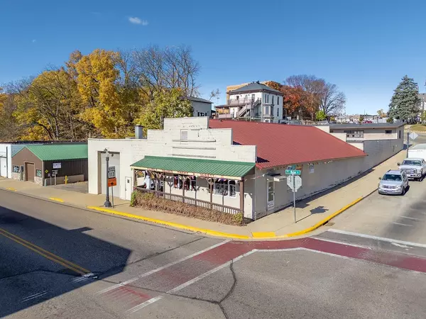 Baraboo, WI 53913,201 & 211 Ash Street