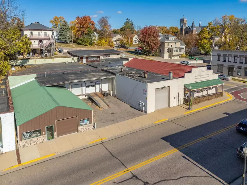 201 & 211 Ash Street, Baraboo, WI 53913