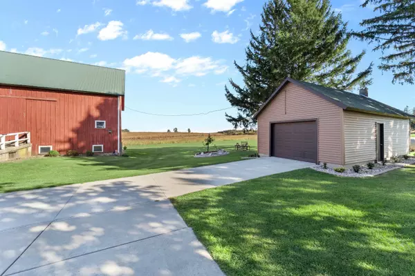 Poynette, WI 53955,W6026 Hall Road