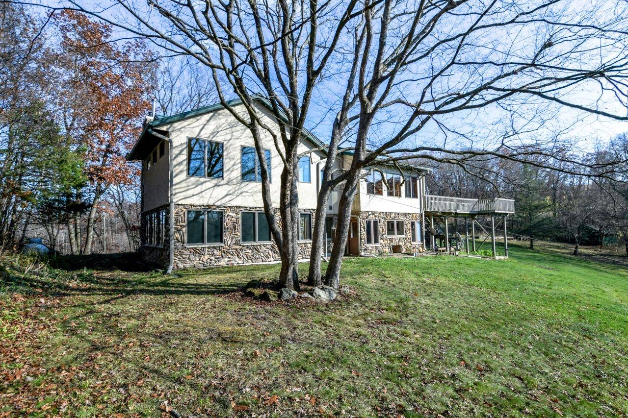 S11407 Badger Road, Spring Green, WI 53588