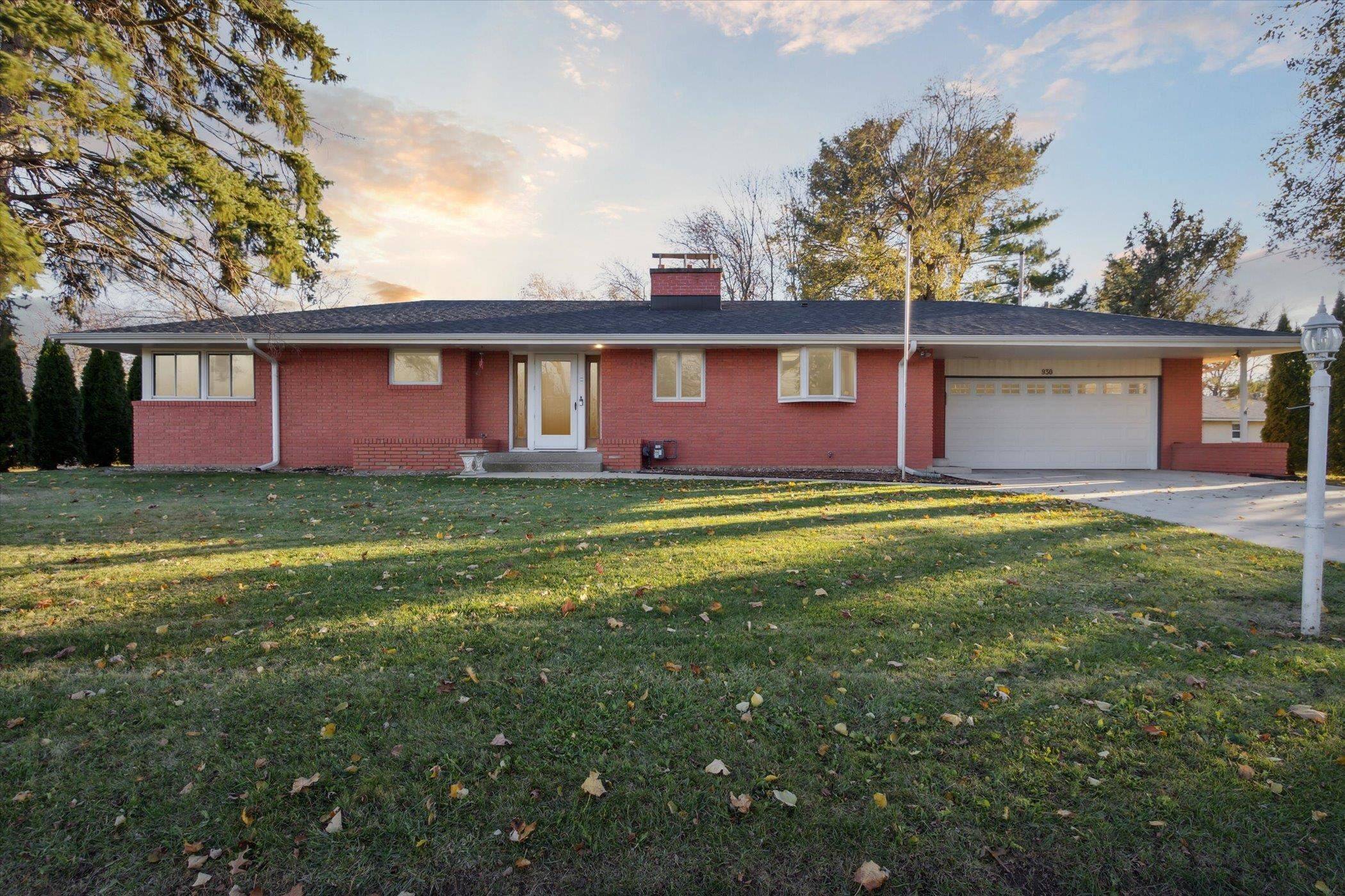 930 Holland Avenue, Delavan, WI 53115-2351
