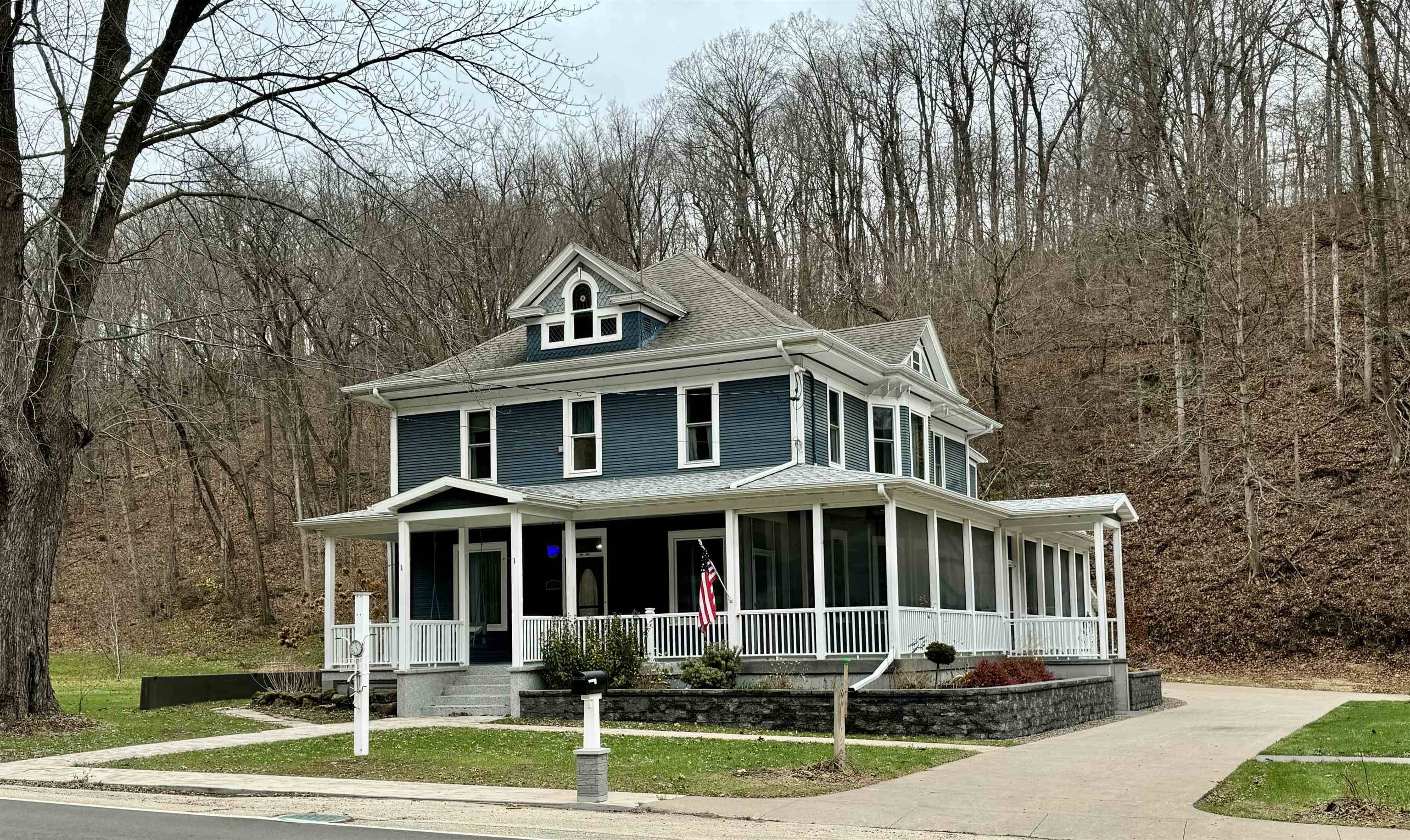 122 S Main Street, Potosi, WI 53820