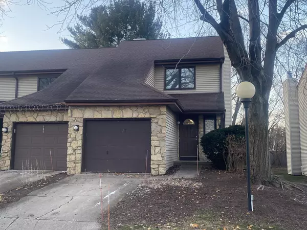 107 Williamsburg Way Court #107, Fitchburg, WI 53719